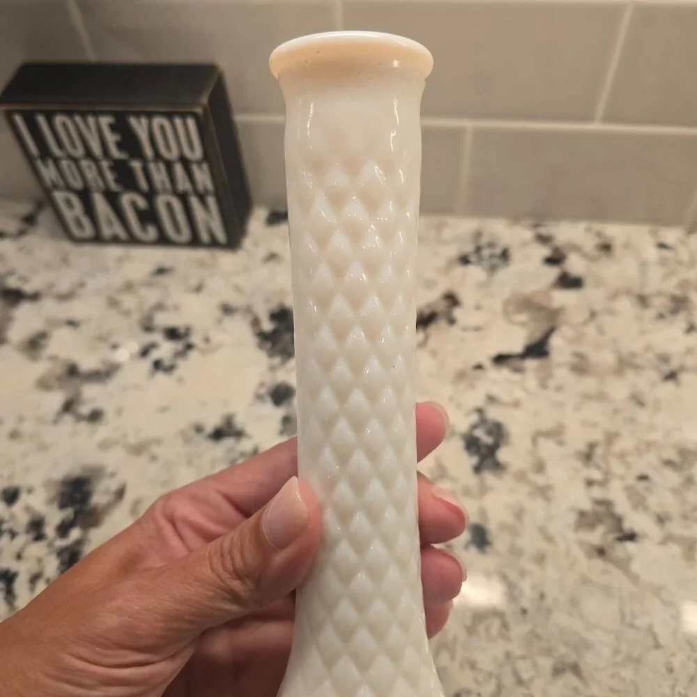 Vintage Hoosier Glass Milk Glass Bud Vase - Diamond Pattern #4092 GUC 9